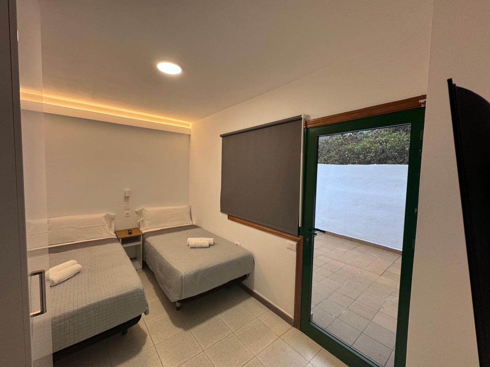 Vivienda En El Centro De La Isla 2Hab Con Terraza Apartman Valverde Kültér fotó