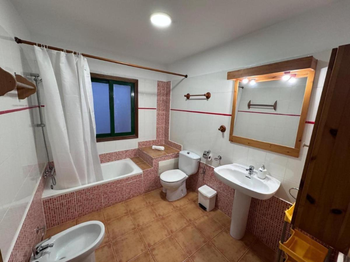 Vivienda En El Centro De La Isla 2Hab Con Terraza Apartman Valverde Kültér fotó